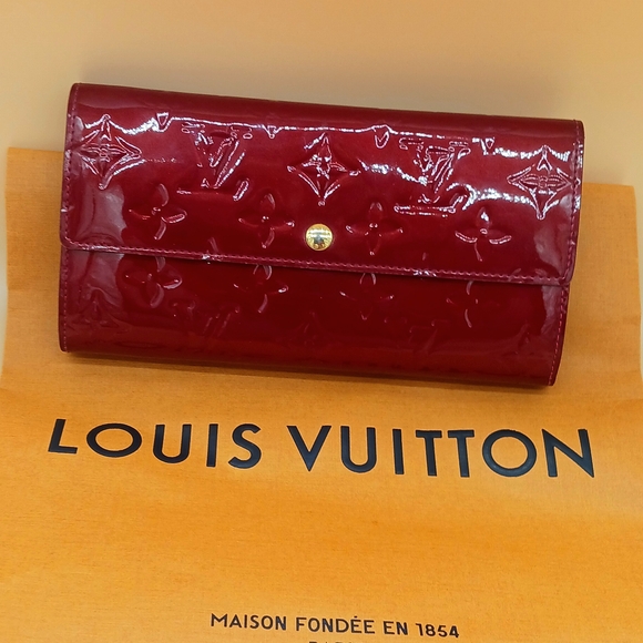 LOUIS VUITTON Red Patent Leather Wallet - Picture 1 of 6